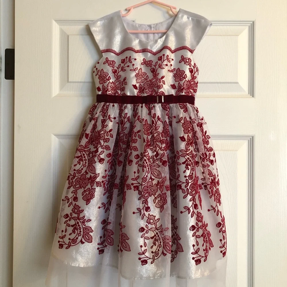 Elegant Red and White Floral Girls Christmas Dress - Picture 2 of 4